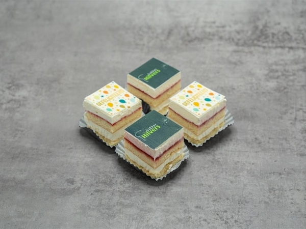 slagroomvierkantje5 x 5 cm MET LOGO