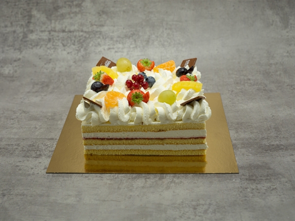 Slagroomtaartje (NR. 1) ongev. 9 pers